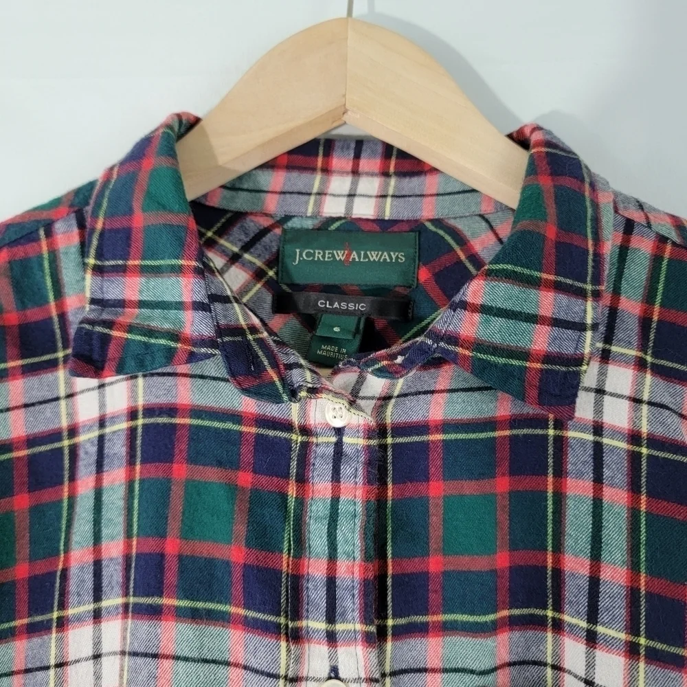 J.CREW Always Women's Green/Red/White Plaid Holidays Schaket Sz 6 Long Sleeve